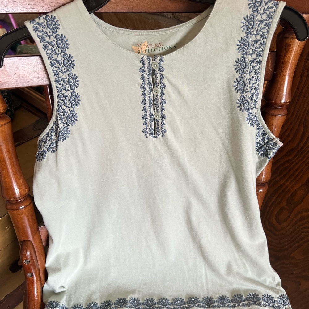 Short sleeve tank top